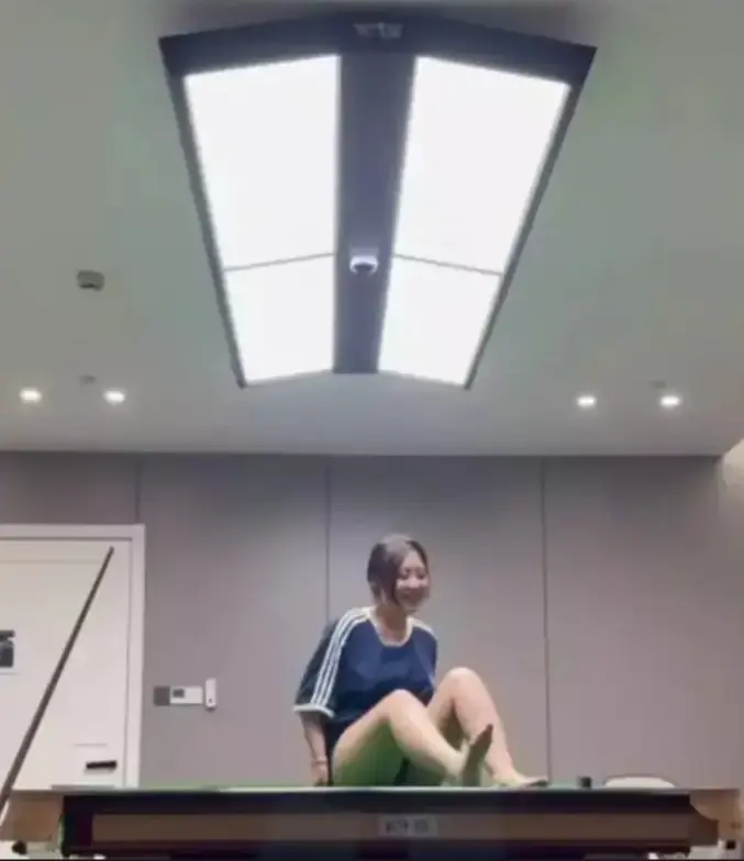 《江苏东台名爵台球厅事件》揭秘 - 江苏东台名爵台球厅助教风波引发关注，“福利”视频流出，多网盘资源速取