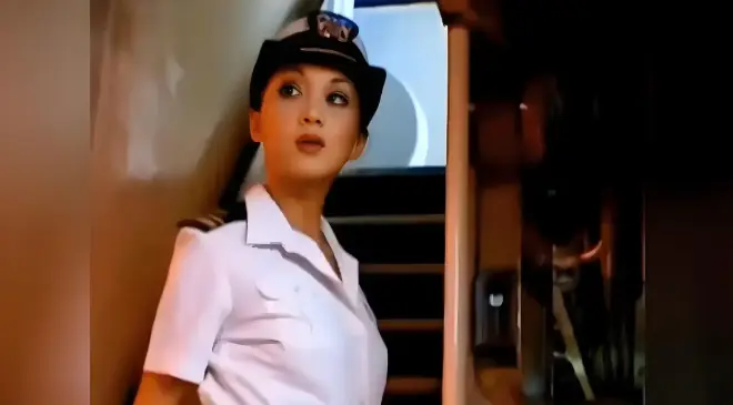 《军舰上的女兵》2025年法国剧情片 - 免费高清无广告在线观看 - 樱花动漫网