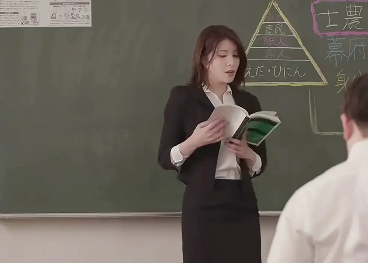 《女教师》HD中字无删减免费在线观看 - 全季高清完整版全集_《女教师》韩国电影免费高清资源