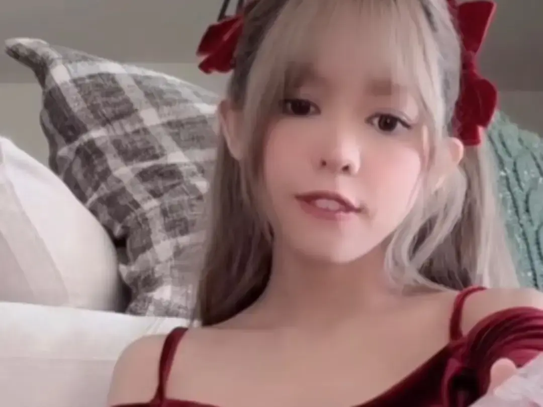 《绯红小猫》全片免费在线看_《绯红小猫》超高清流畅播放_女主画猫一夜涨粉50万却被扒黑历史_热门短剧资源速来-“黑历史背后隐藏着什么秘密？”