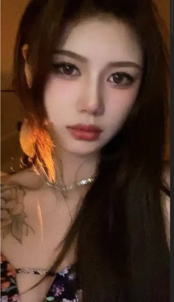 《丽枫酒店前台钟佩琪》“女大学生下海”事件全季高清视频免费在线观看，《丽枫酒店前台钟佩琪》无删减完整版资源夸克百度云可下载-星辰影院