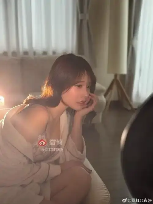 河北彩花、河北彩伽领衔！《河北彩花河北彩伽》高清无删减在线观看，高中生搭配学生服，纯净极速播放不停！ 