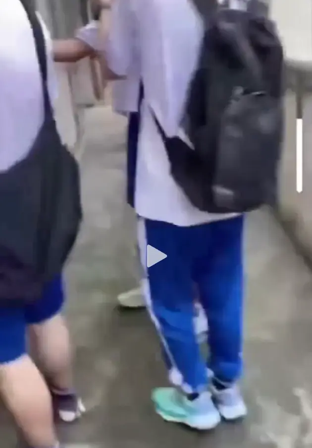 《大昌市第七中学鬼敲门》在走廊开启惊悚之旅，免费在线观看全集，大昌市第七中学鬼敲门1080P高清画质无删减