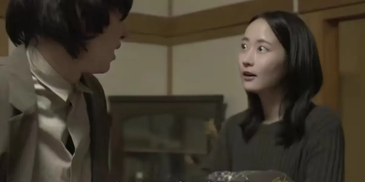 佐藤里穗主演日本剧情电影《背中》！《背中》4K修复版网盘资源+多线路备播，未删减高清全集免费看，无广告纯净体验